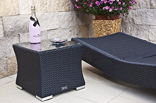 PolyRattan Sonnenliege DEUTSCHE MARKE – EIGNENE PRODUKTION – 8 Jahre GARANTIE auf UV-Beständigkeit Polster Tisch + Glasplatte 2 Sonnenliegen Set - 6