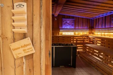 Herbstsaunanacht: Hüttengaudi in der Meerzeit Büsum Wellenbad und Spa