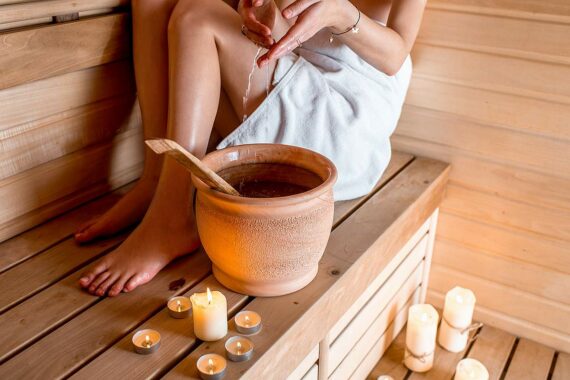 Entspannen in der Sauna: ein Wellness-Rezept gegen den Jahresendstress