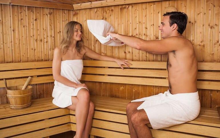 Sauna: Entspannung für Körper und Geist - verbessert Schlafqualität und Gesundheit