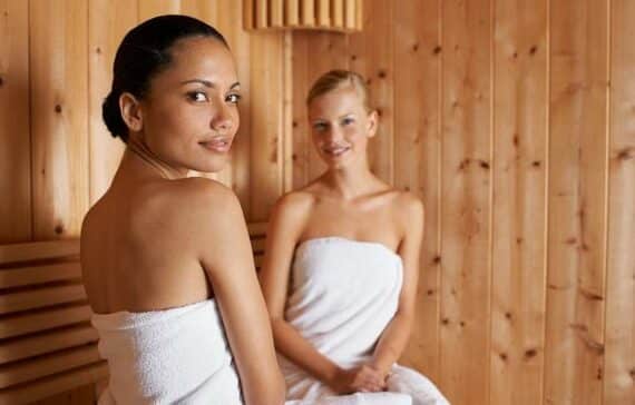 Spezielle Saunaprogramme für besondere Bedürfnisse: Von Kneipp-Sauna bis Aromatherapie