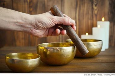 Meditation infusion with Tibetan singing bowls