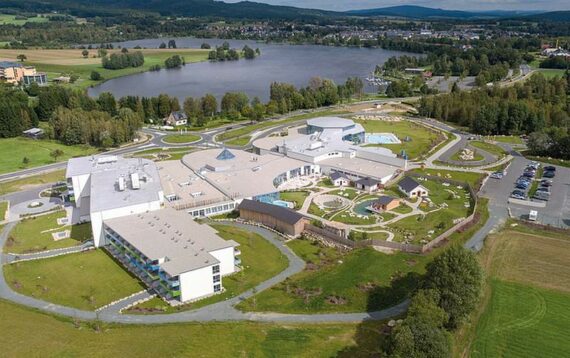 Siebenquell GesundZeitResort in herrlicher Seelage – viel Raum für wertvolle AusZeiten.